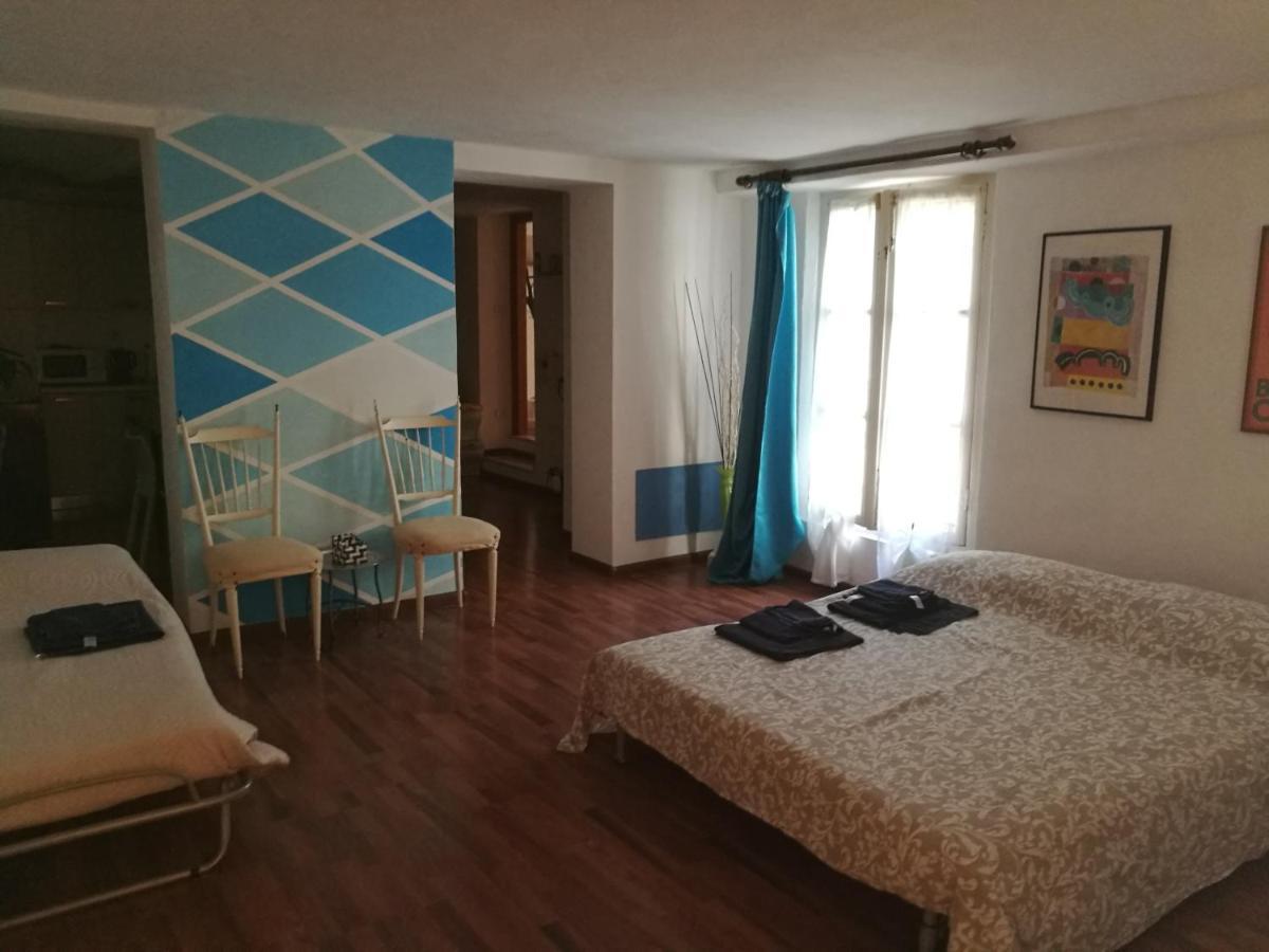 Appartamento Nel Cuore Di Asti Bagian luar foto
